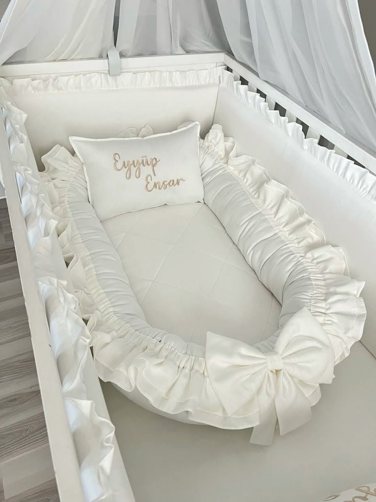Baby Carry Pod (Milky White)